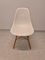Vitra Eames DSW side chair, Huis en Inrichting, Stoelen, Ophalen, Zo goed als nieuw