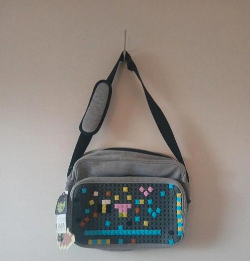 Schoudertas met afneembare pixels van het merk unanyi, Handtassen en Accessoires, Tassen | Schoudertassen, Zo goed als nieuw, Ophalen of Verzenden