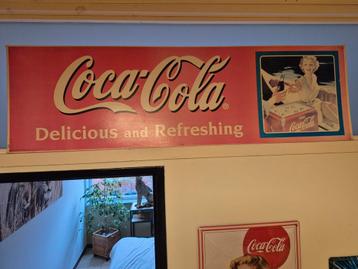 Groot vintage kartonnen reklamebord van coca cola beschikbaar voor biedingen