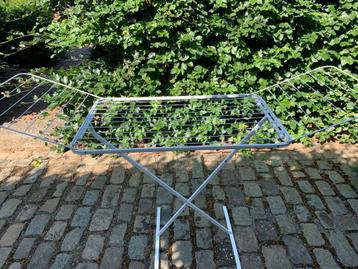 Wasrek – openklapbaar – in goede staat beschikbaar voor biedingen