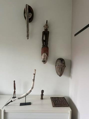 Afrikaanse tribale kunstcollectie — Maskers, sculpturen beschikbaar voor biedingen