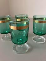 4 VINTAGE Groene glaasjes op voet., Antiek en Kunst, Ophalen of Verzenden