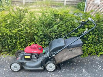Honda hrx537 zelftrekker met rotostop en smartdrive beschikbaar voor biedingen