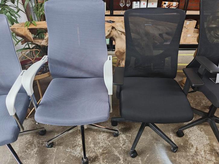 Bureaustoelen zwart of grijs/wit (PROMO), Maison & Meubles, Chaises de bureau, Neuf, Chaise de bureau, Gris, Enlèvement