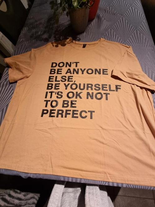 Splinternieuw T-shirt met speciale text, Vêtements | Hommes, Grandes tailles, Neuf, Chemise, Chemise, Jaune, Enlèvement ou Envoi