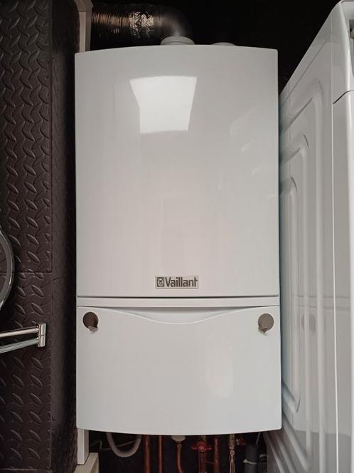 Vaillant condensatieketel op gas voor warm water en CV, Doe-het-zelf en Bouw, Chauffageketels en Boilers, Gebruikt, Aardgas, Ouder dan 10 jaar