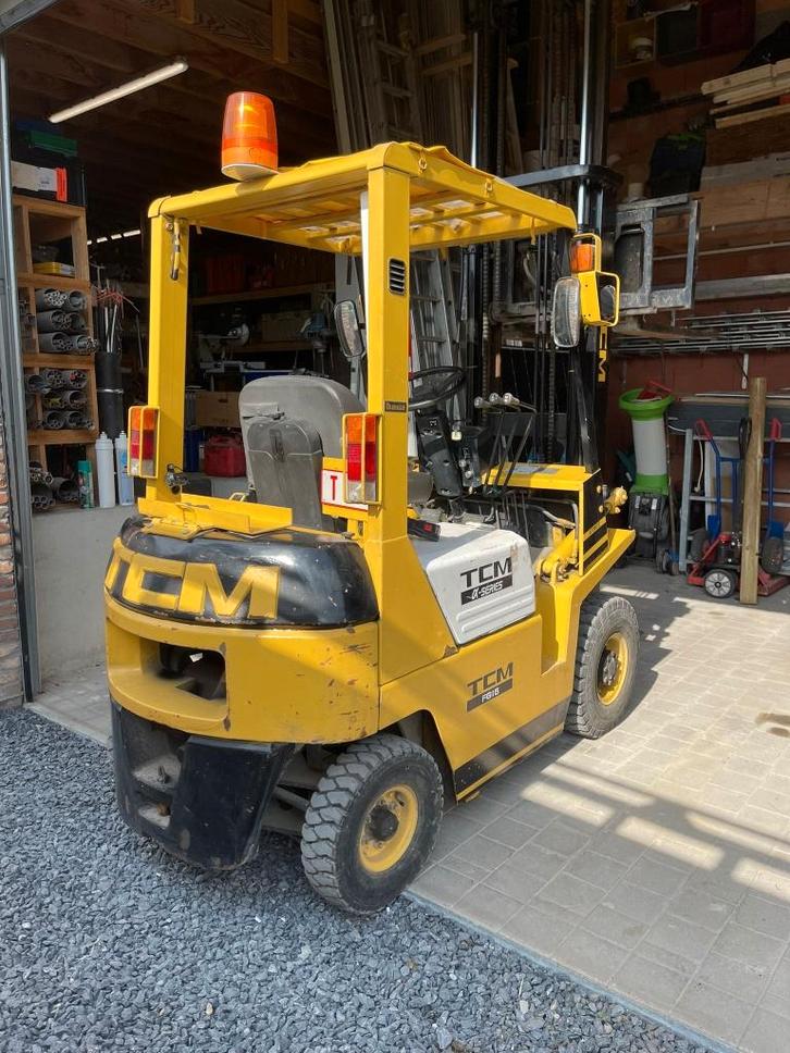 ELEVATEUR  ESSENCE Capacité 1100 Kg, Articles professionnels, Machines & Construction | Chariots élévateurs & Transport interne