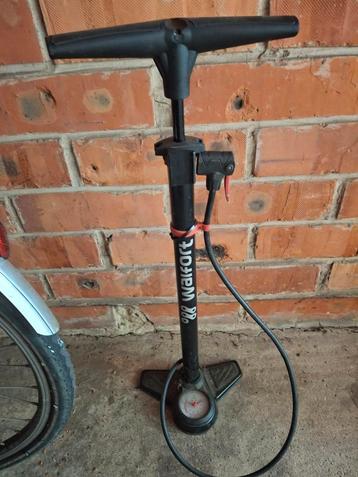 Fietspomp, Fietsen en Brommers, Ophalen, Zo goed als nieuw