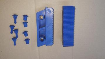 Nieuwe trapvoeten voor- of achterzijde 100 mm (solide blauw) beschikbaar voor biedingen