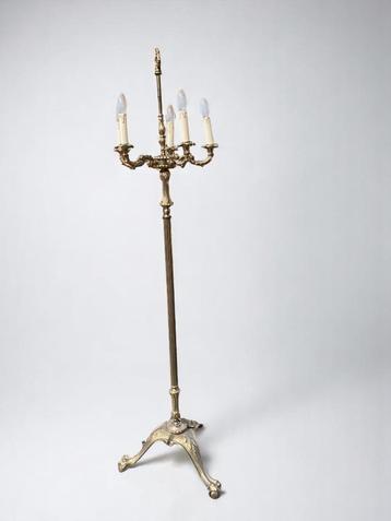 Lampadaire tripode style Louix XV, Enlèvement