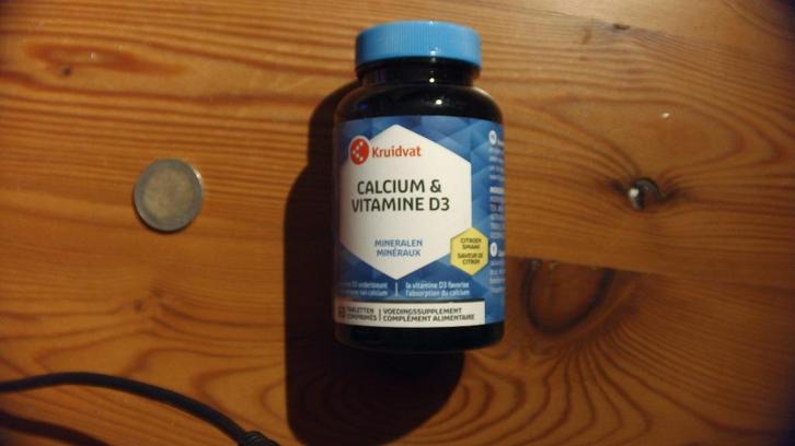 Calcium 500mg & vitamine D3 10ug 60 tabletten Kruidvat, Sport en Fitness, Gezondheidsproducten en Wellness, Zo goed als nieuw