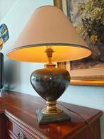 Klassieke Tafellamp met Gouden Details en Crèmekleurige Kap, Ophalen, Gebruikt, Overige materialen, 50 tot 75 cm