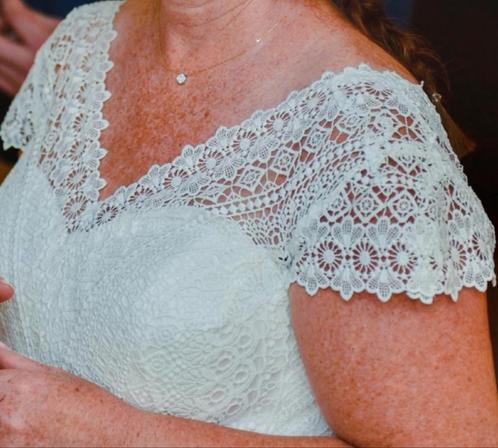 Trouwkleed met kleine sleep, Kleding | Dames, Trouwkleding en Trouwaccessoires, Zo goed als nieuw, Ophalen