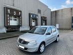 Dacia Logan 1.2i Benzine Euro 5 Gekeurd met carpass, Auto's, Voorwielaandrijving, Euro 5, Stof, Zwart