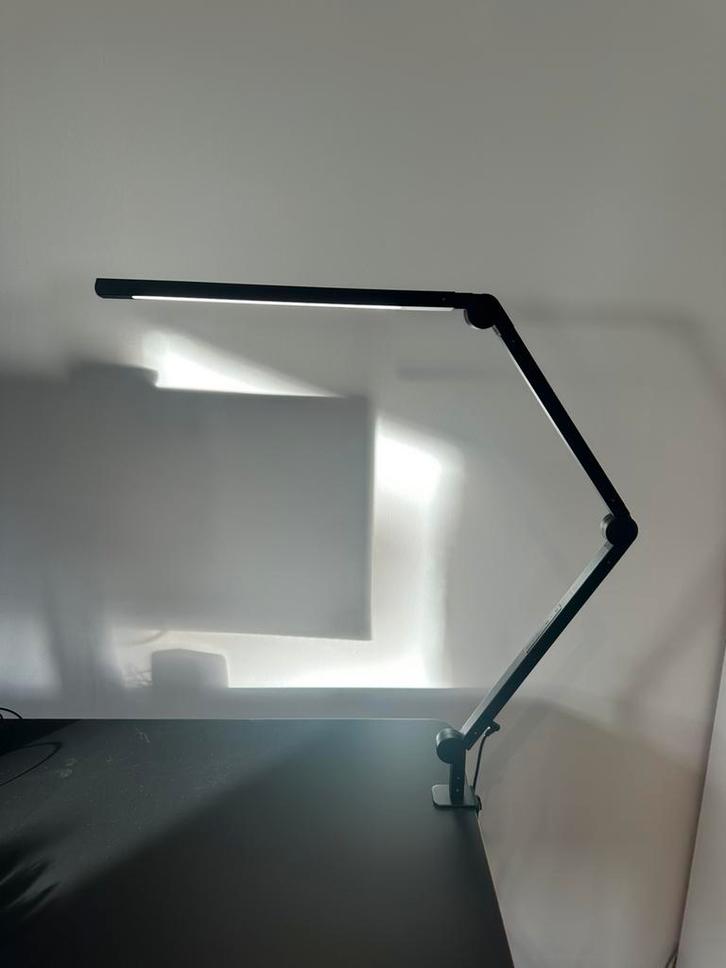 Lampe de bureau Led Eyocean à bras pivotant dimmable, Maison & Meubles, Lampes | Lampes de table, Comme neuf, Enlèvement