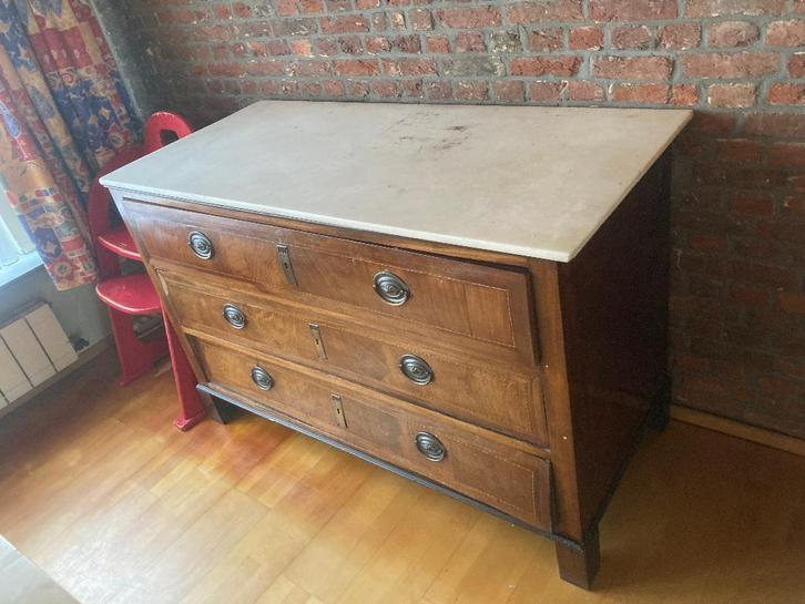 Comode antique, Antiquités & Art, Antiquités | Meubles | Armoires, Enlèvement