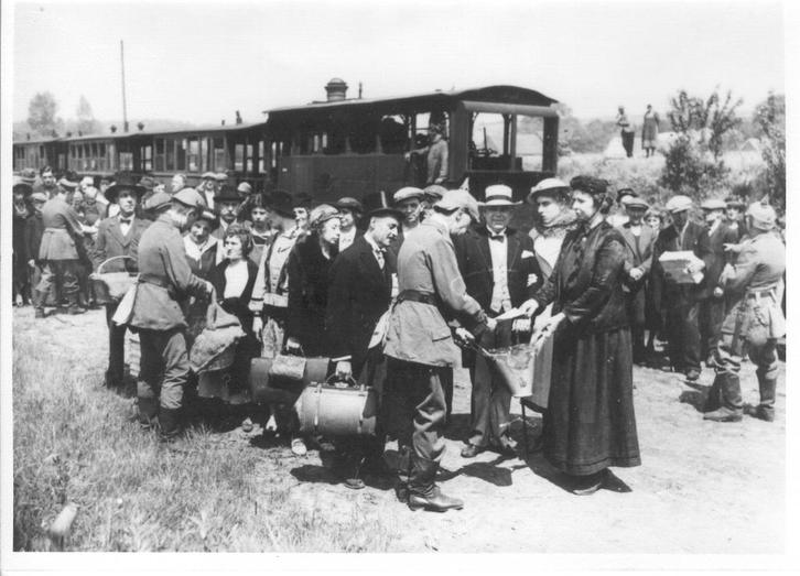Fouille de passagers sous l’Occupation allemande (1914–1916), TV, Hi-fi & Vidéo, Photo | Cadres photo, Comme neuf, Enlèvement ou Envoi