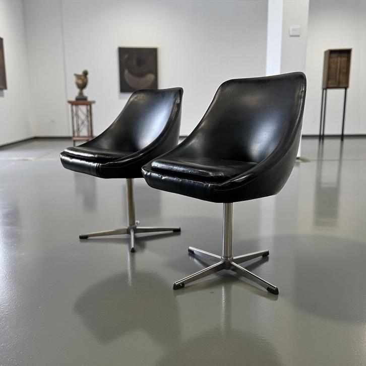 Vintage zwarte kuipstoel / stoel op stervoet, Antiek en Kunst, Antiek | Meubels | Stoelen en Sofa's, Ophalen of Verzenden