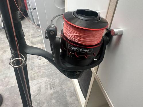 Ultimate Multi-Cat Combo + 2x Adventure Carp II hengels, Watersport en Boten, Hengelsport | Algemeen, Zo goed als nieuw, Molen