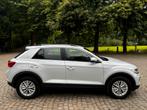 ✅Volkswagen T-Roc Benzine (4500km!!) 24-Maanden-Garantie!!, Auto's, Voorwielaandrijving, Stof, USB, Wit