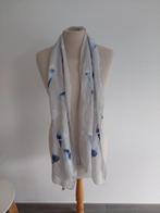 Sjaal wit blauwe bloemen polyester, Kleding | Dames, Mutsen, Sjaals en Handschoenen, ANDERE, Ophalen of Verzenden, Zo goed als nieuw