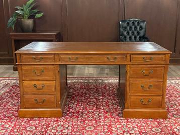 Klassiek Engels bureau (Eichholtz) #564 beschikbaar voor biedingen