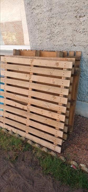 GRATIS hout, paletten, stookhout beschikbaar voor biedingen