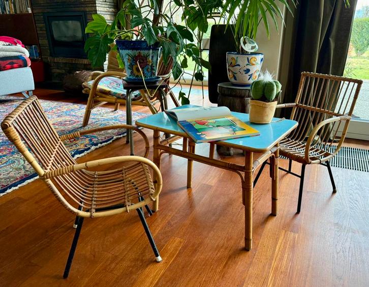 Kinderset Rohe Noordwolde tafeltje met stoeltjes, Antiek en Kunst, Antiek | Meubels | Stoelen en Sofa's, Ophalen