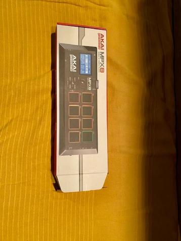 Akai Professional MPX8 compacte sampler machine beschikbaar voor biedingen