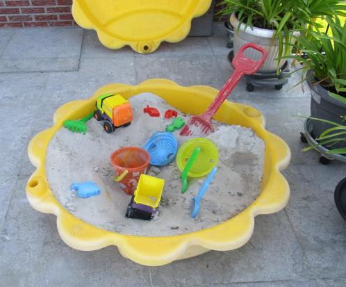 Gele Schelp zandbak €10, zand  €5 en zandspeelgoed €10, Enfants & Bébés, Jouets | Extérieur | Bacs à sable, Utilisé, Enlèvement