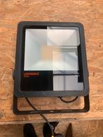 Buitenverlichting of binnen led lamp, Ophalen