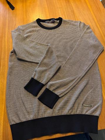 River Woods trui beschikbaar voor biedingen