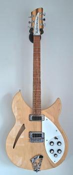 Rickenbacker 330 mapleglo, Muziek en Instrumenten, Snaarinstrumenten | Gitaren | Elektrisch, Ophalen, Zo goed als nieuw, Semi-solid body