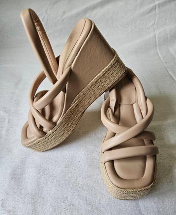  sandalen van Paloma Barceló in maat 39 .