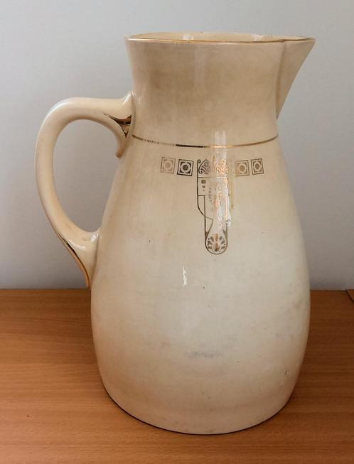 Karaf met vergulde Art Nouveau versiering Wiener Seccesion?, Antiek en Kunst, Antiek | Keramiek en Aardewerk, Ophalen of Verzenden