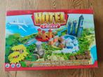 Hotel deluxe, Ophalen of Verzenden, Zo goed als nieuw