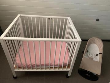 Babypark, verstelbaar op wieltjes + afwasbare matras+hoes beschikbaar voor biedingen