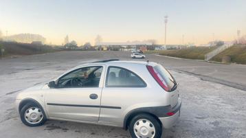 Opel corsa 1.2i*93000km* 2002* toit ouvrant * feuille Rose  beschikbaar voor biedingen