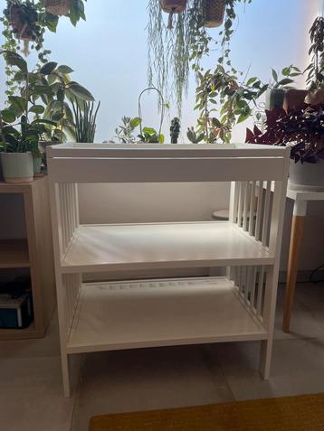 Ikea Verzorgings Tafel  beschikbaar voor biedingen