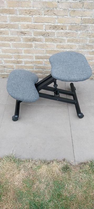 Ergonomische zitstoel beschikbaar voor biedingen
