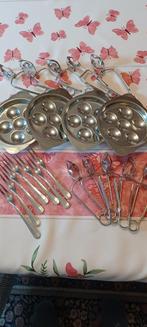 Ensemble de couverts et assiettes à escargots, Huis en Inrichting, Keuken | Bestek, Ophalen, Gebruikt, Inox of Chroom, Bestekset