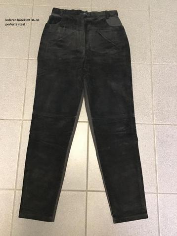 Lederen broek maat 36-38 beschikbaar voor biedingen