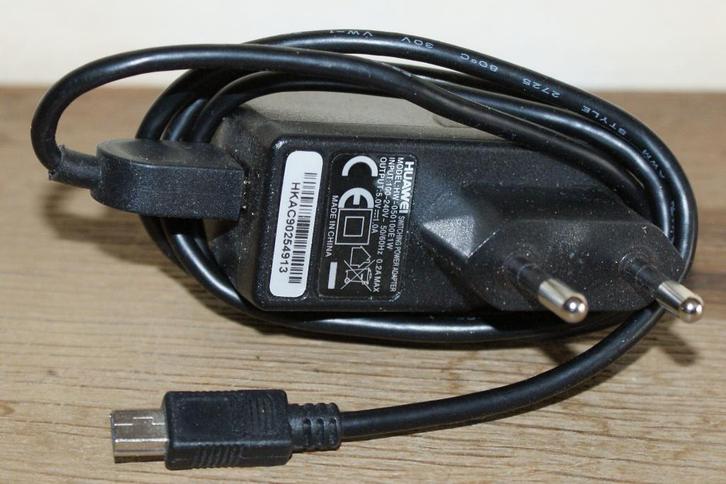 HUAWEI chargeur hw-050100e1w avec Câble USB A/mini USB-B, Télécoms, Téléphonie mobile | Chargeurs pour téléphone, Comme neuf, Autres marques