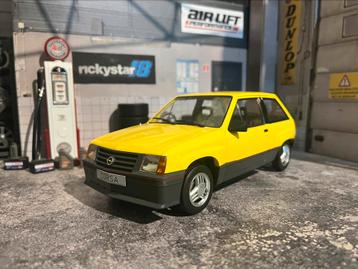 1:18 Opel Corsa A 1.3 SR - nieuw in doos beschikbaar voor biedingen