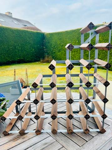 Porte-bouteilles bois/métal 21 rangements  beschikbaar voor biedingen