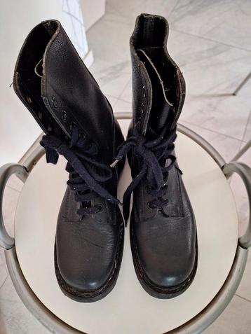 Legerbottines zgn maat 43 ijzersterk beschikbaar voor biedingen