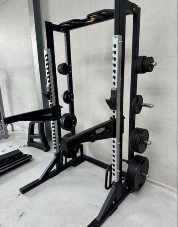 Technogym half rack! In nette staat!! beschikbaar voor biedingen