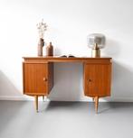 Vintage bureau in hout te koop!, Zo goed als nieuw, Ophalen, Bureau
