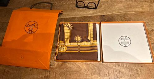 Hermés Camails zijde Carré, Kleding | Dames, Mutsen, Sjaals en Handschoenen, Gedragen, Sjaal, Ophalen