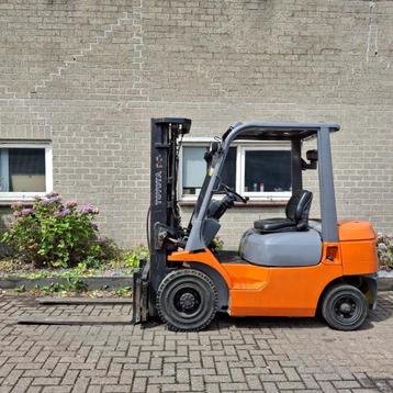 TOYOTA 7 FD25 Diesel heftruck TRIPLO 4,7m (LOW HOUR) beschikbaar voor biedingen